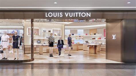 Louis Vuitton Narita Airport T1 